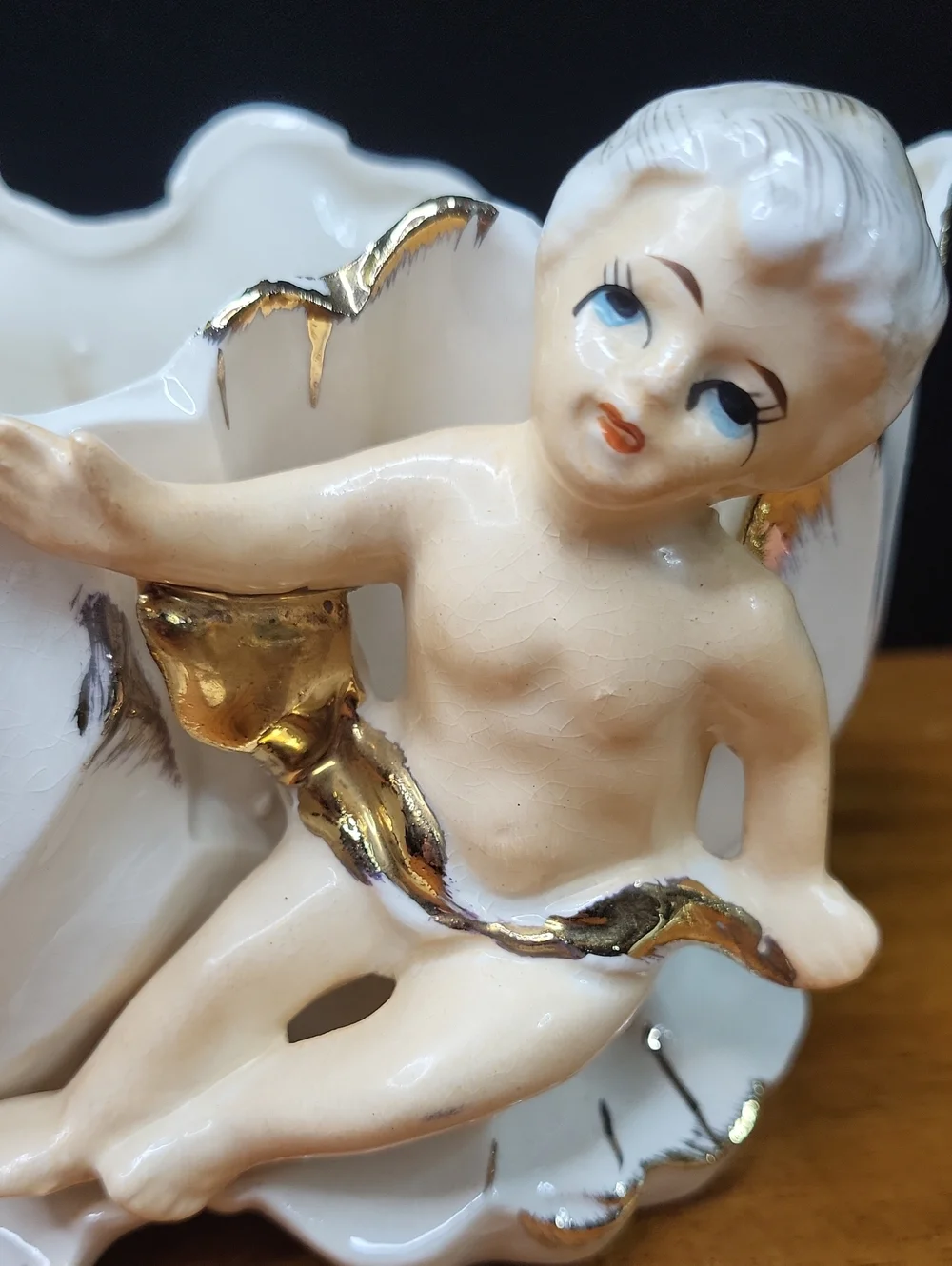 Porcelain Cherub Shell Planter in White and Gold